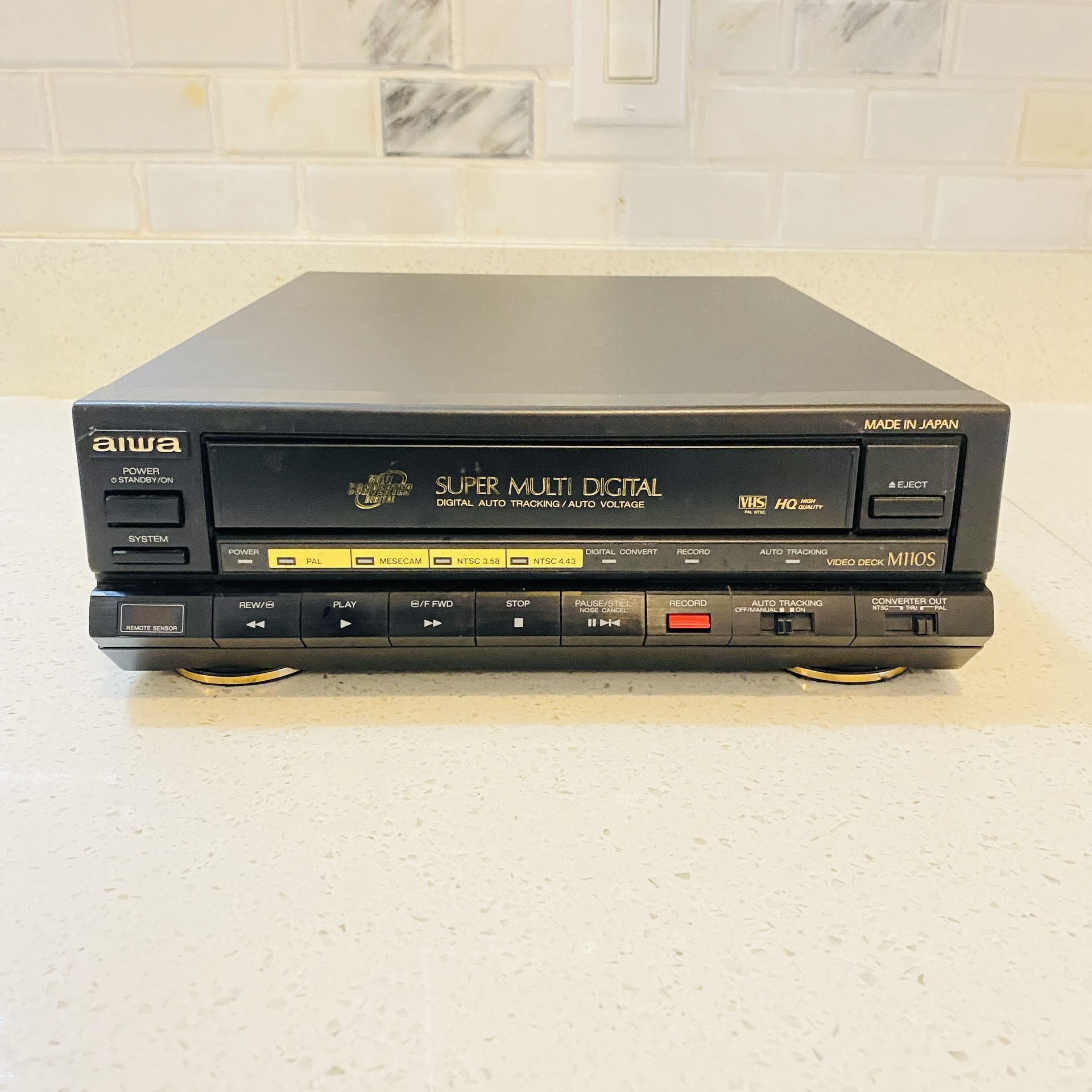 Aiwa HV-M110SSH PAL/MESECAM/NTSC 3.58/4.43 Multi Converter Worldwide VCR M110S For Parts