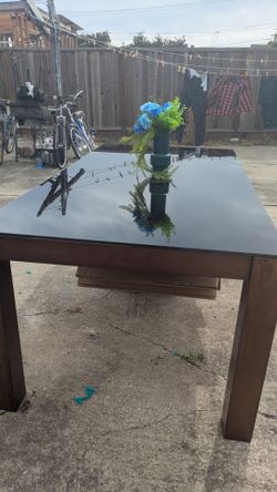 casana furniture company 8 person dinning table