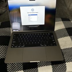 14 Inch M2 MacBook Pro