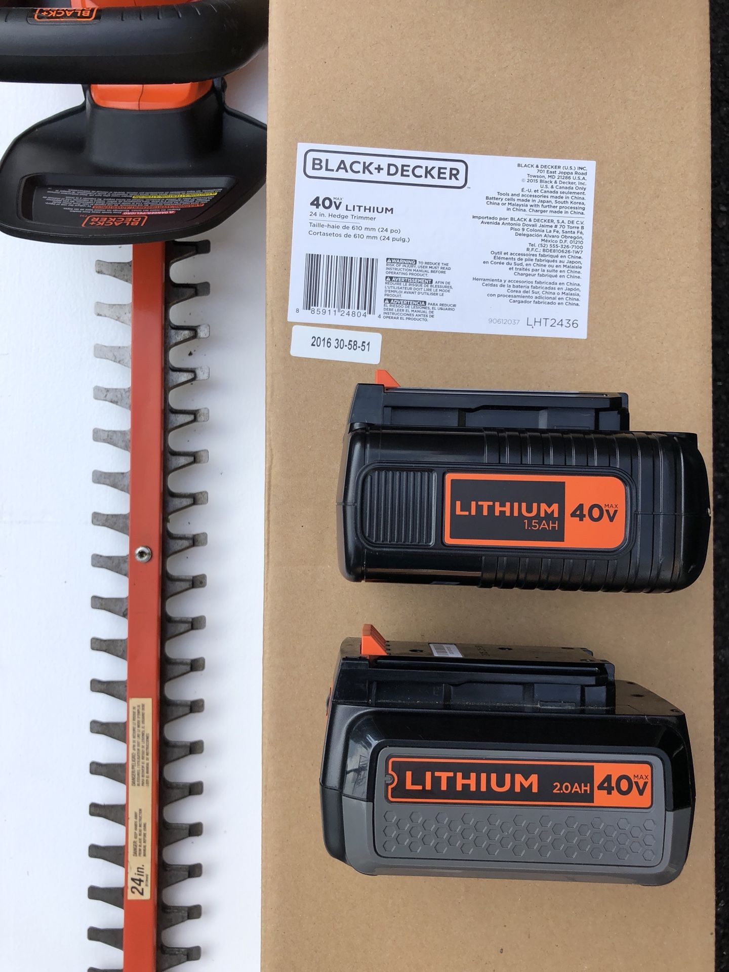 BLACK + DECKER LHT 2436 40V Lithium 24in. Hedge Trimmer EUC for Sale in