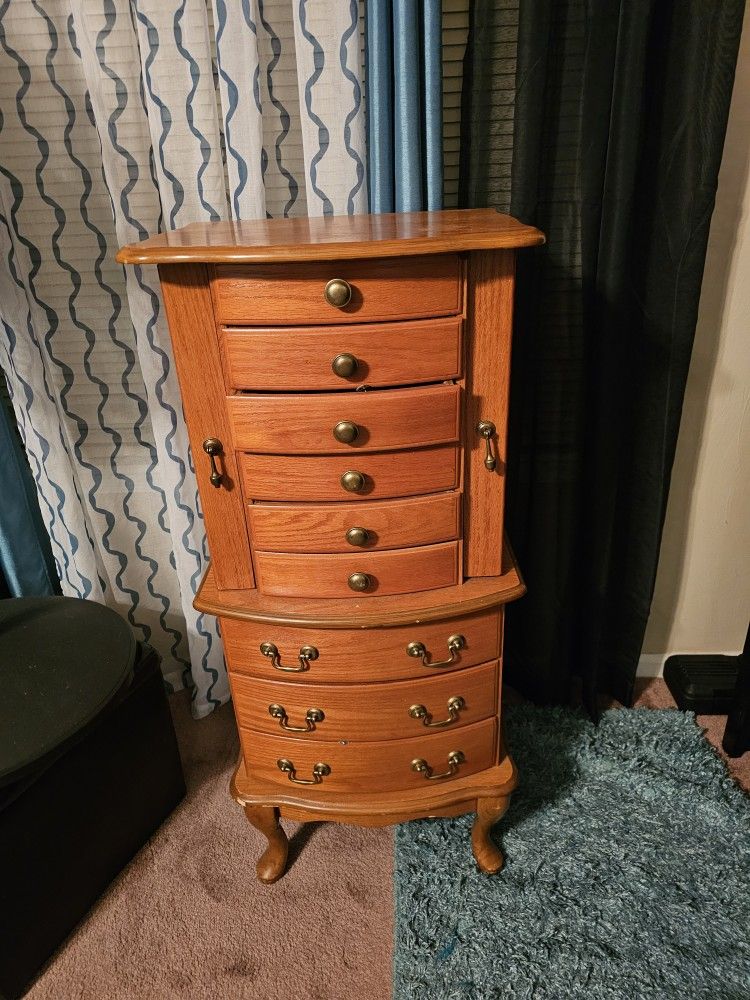 Standing Jewelry Box