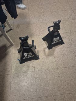Jack stands