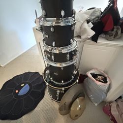 Mapex drum set 