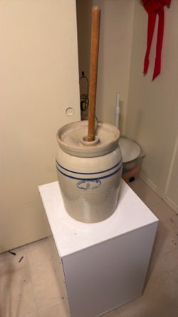 Butter churn