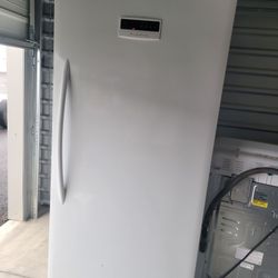 Extra Large Capacity 21 Cubic Feet Freezer Good Working 