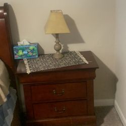 Selling lamp and table