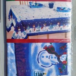 Christmas Round Table Cloth With Four Napkins Cotton/polyester Blend