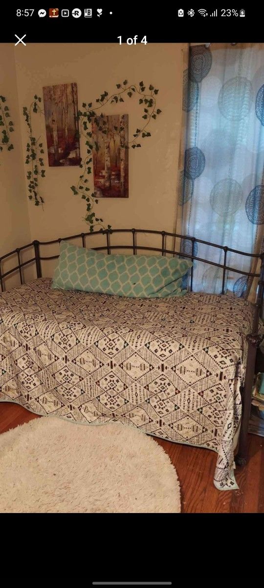Day Bed With Matress Easy Set Up