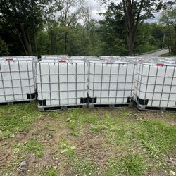 IBC Totes, Water Tanks, Rain Barrel (275 GALLON)