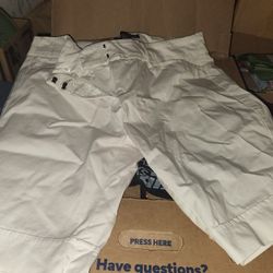 woman's size 12 Bermuda short!