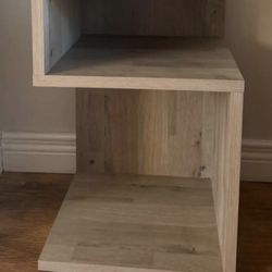  S-Shaped End Table with 2 Open Storage Compartments, Wood Narrow Bedside Table, Modern Nightstand for Bedroom, Living Room, Small Spaces, Easy Assemb