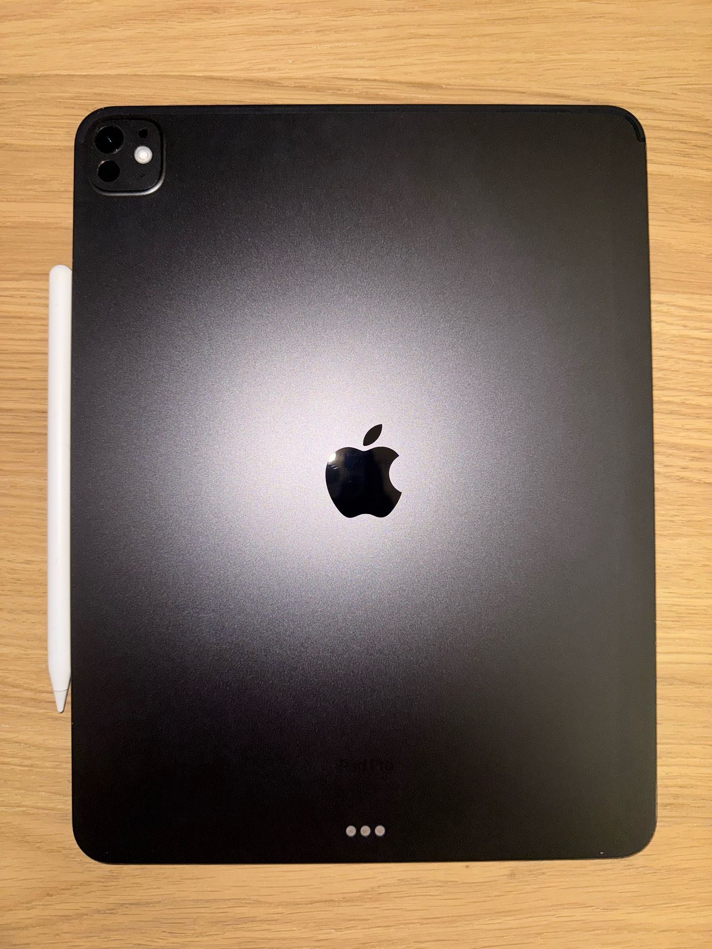 13-inch iPad Pro Wi-Fi 256GB - Space Black, Apple Pencil Pro, & Magic Keyboard