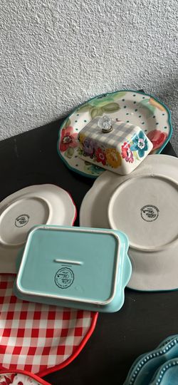 The Pioneer Woman 12 piece