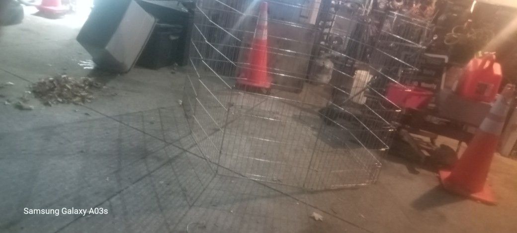 Outdoor Cage Info In Pic. Great Condition!!!$30