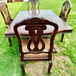 Extendable dinning table with 6 chairs