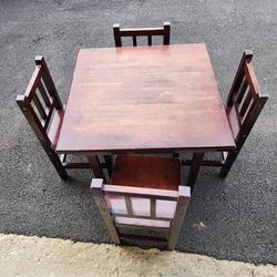 Kids Table With 4 Chairs 