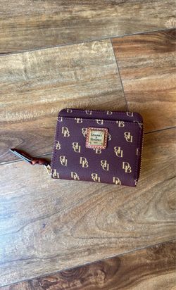 Dooney and Bourke wallet new