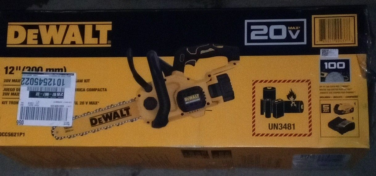 DeWALT 12" Compact Cordless Chainsaw Kit