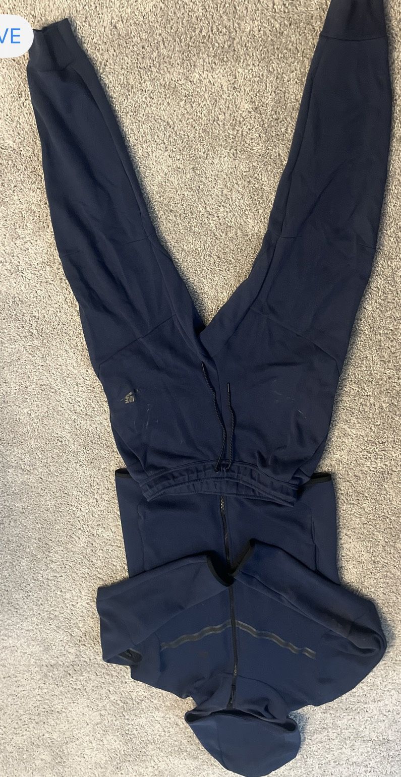 Nike Tec Set