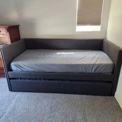 Day Bed Including Mattress
