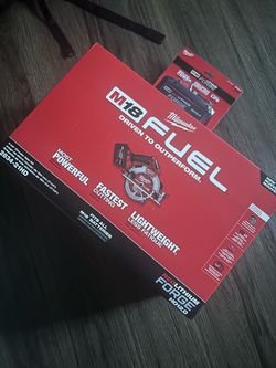 Brand new Milwaukee circular saw and 12.0 battery