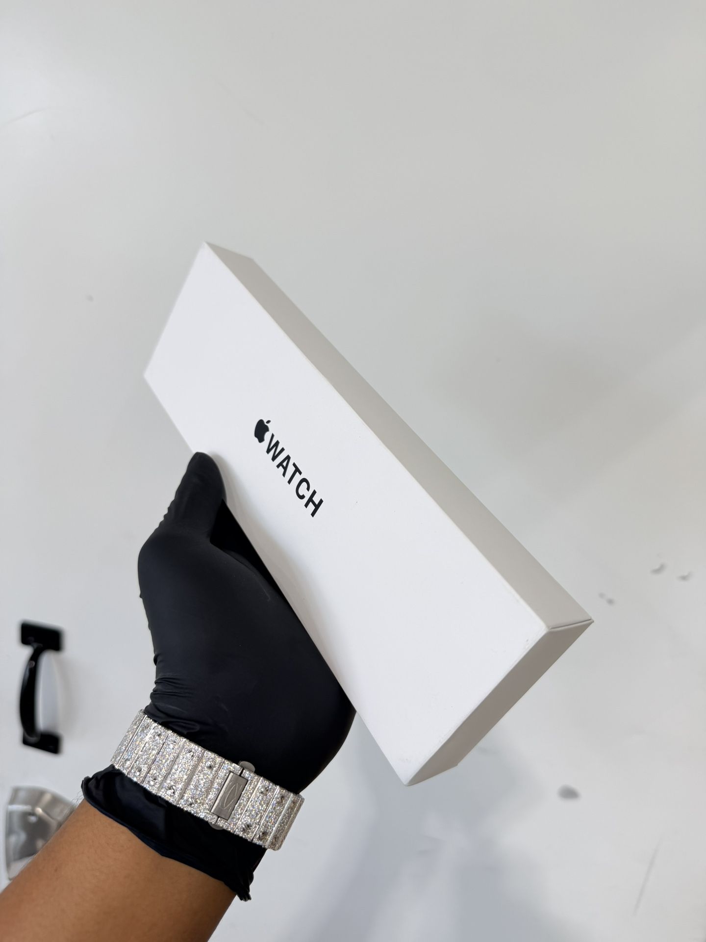 Brand New Apple Watch SE 3 LTE 40MM $260! iPhone