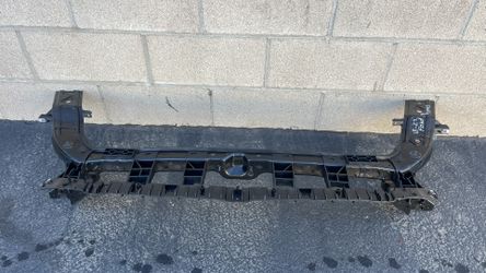 2018-2022 Ford Mustang Upper Radiator support New 