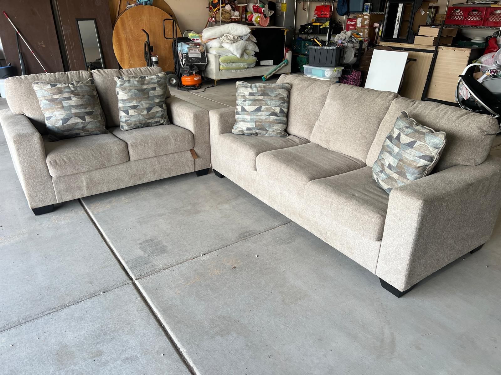 Deltona living room set