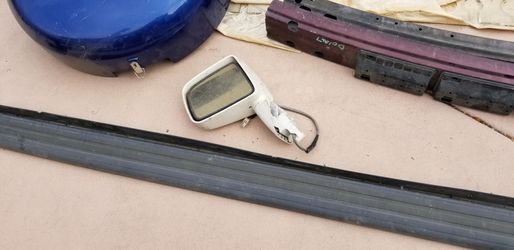 Lexus rx300.lefth mirror electric.....onlt $25 today