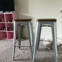 SET OF 2 TALL STOOLS