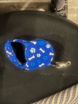 New dog leash never used. It had different links and a lock to lock it when you’re walking the dog.