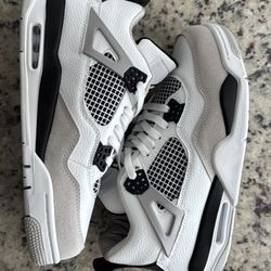 Jordan 4 Military Blacks 