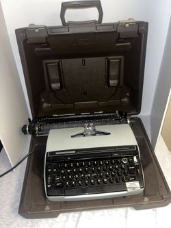 Vtg Smith Corona Super Correct Electric Typewriter 6E w Case Works 80's Lgt Blue