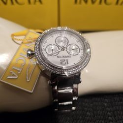 WOMEN'S NEW NICE LUXURY SILVER-TONE AUTHENTIC INVICTA CHRONOGRAPH WATCH.