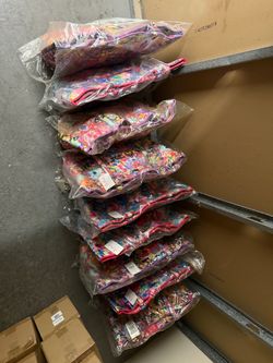 Beach hand bags new   Retail 99 when they were in market I have 10 available as seen different color image.