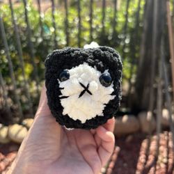 Black And White Loaf Cat 🐱 $15 Handmade 🧶 Crochet 🧶 