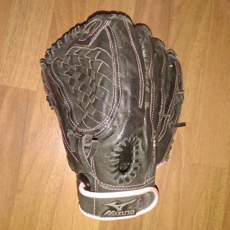 Mizuno Softball Glove 