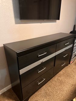 Black Dresser + Nightstand Set – Must Go ASAP