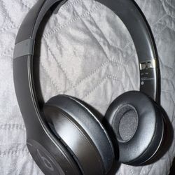 Beats Solo 4