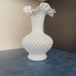 Milk glass 