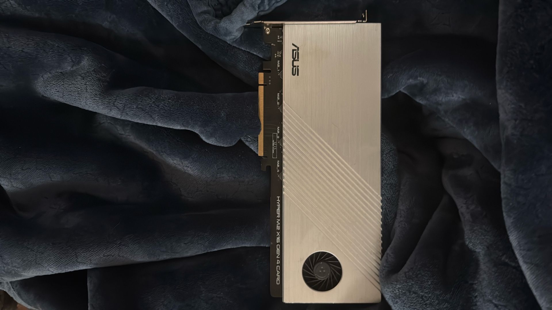 Asus HyperX Gen 4 *Includes 4 Samsung NVME 1 TB*