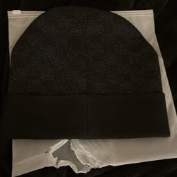 BLACK MONOGRAM BEANIE