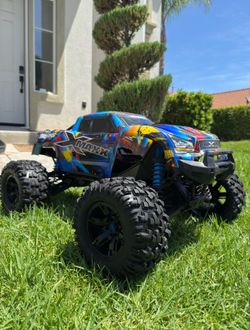 $650 – Traxxas X-Maxx 8S – Ready to Run