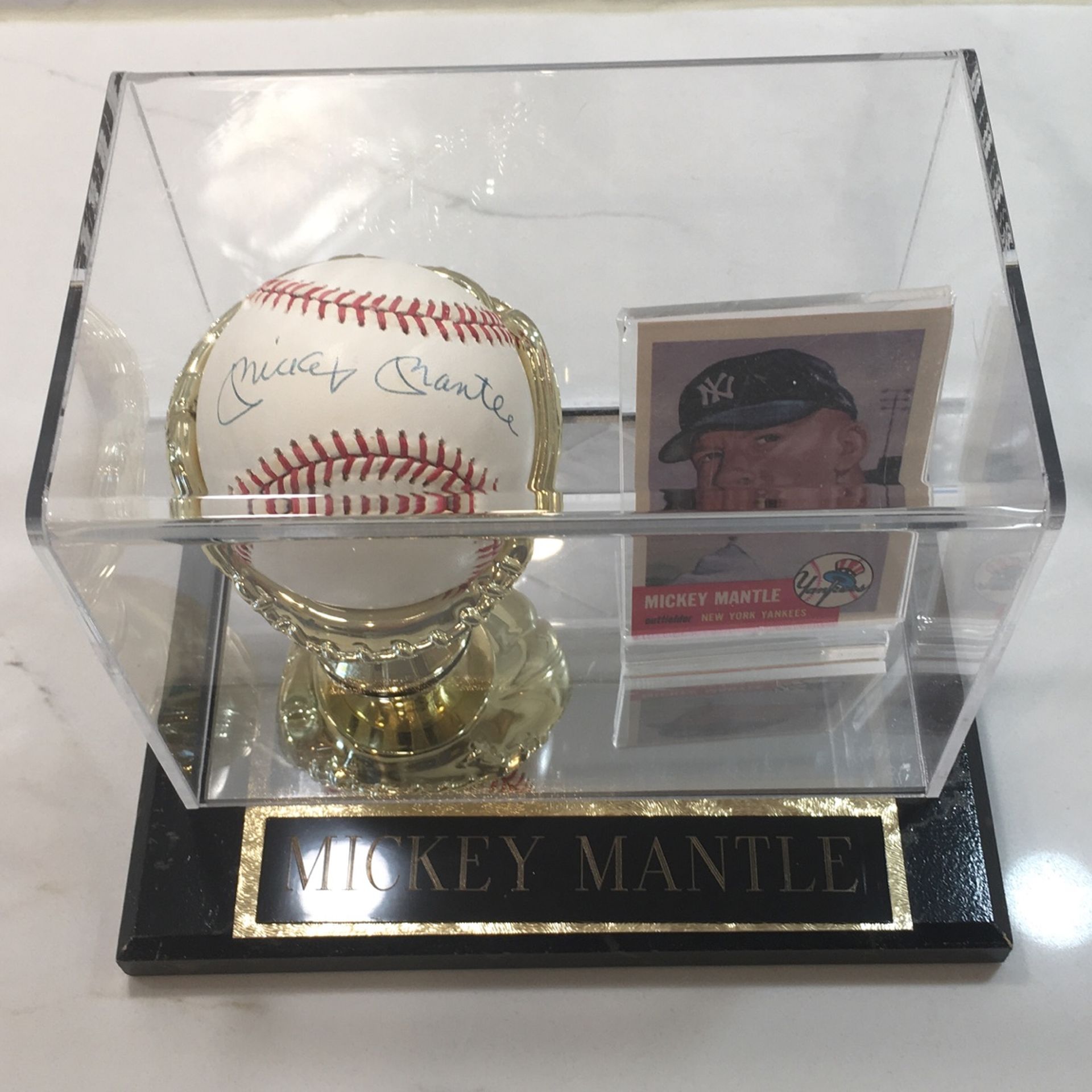 Mickey Mantle Authentic Autographed Baseball Excellent Condition