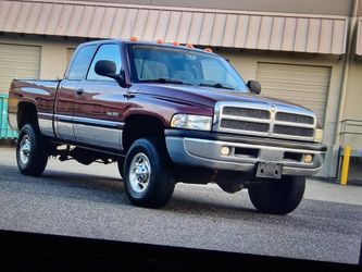 2001 Dodge Ram 2500HD Quad Cab – Spacious Pickup