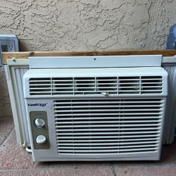 Window Ac  Blows Cold!!