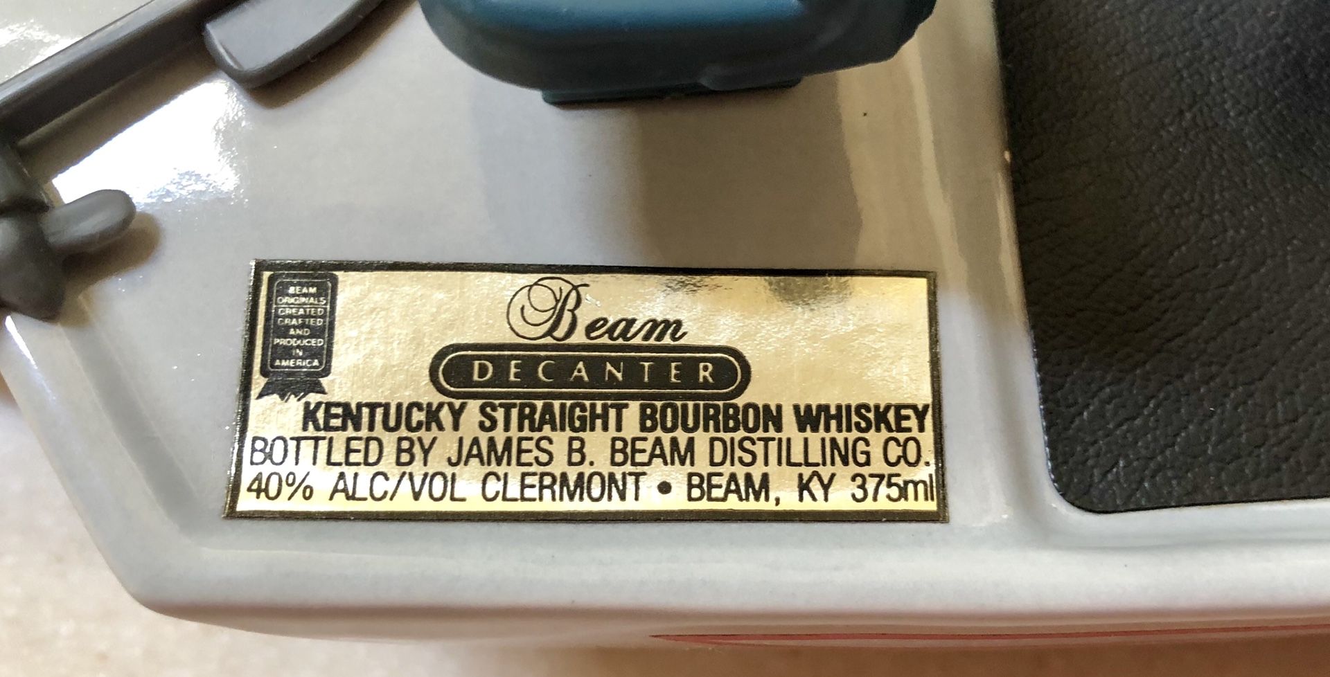 BEAM’S BASS BOAT WITH TRAILER JIM BEAM 1987