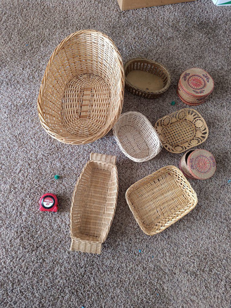 Miscellaneous Baskets , Art Deco, Useful Trinkets 