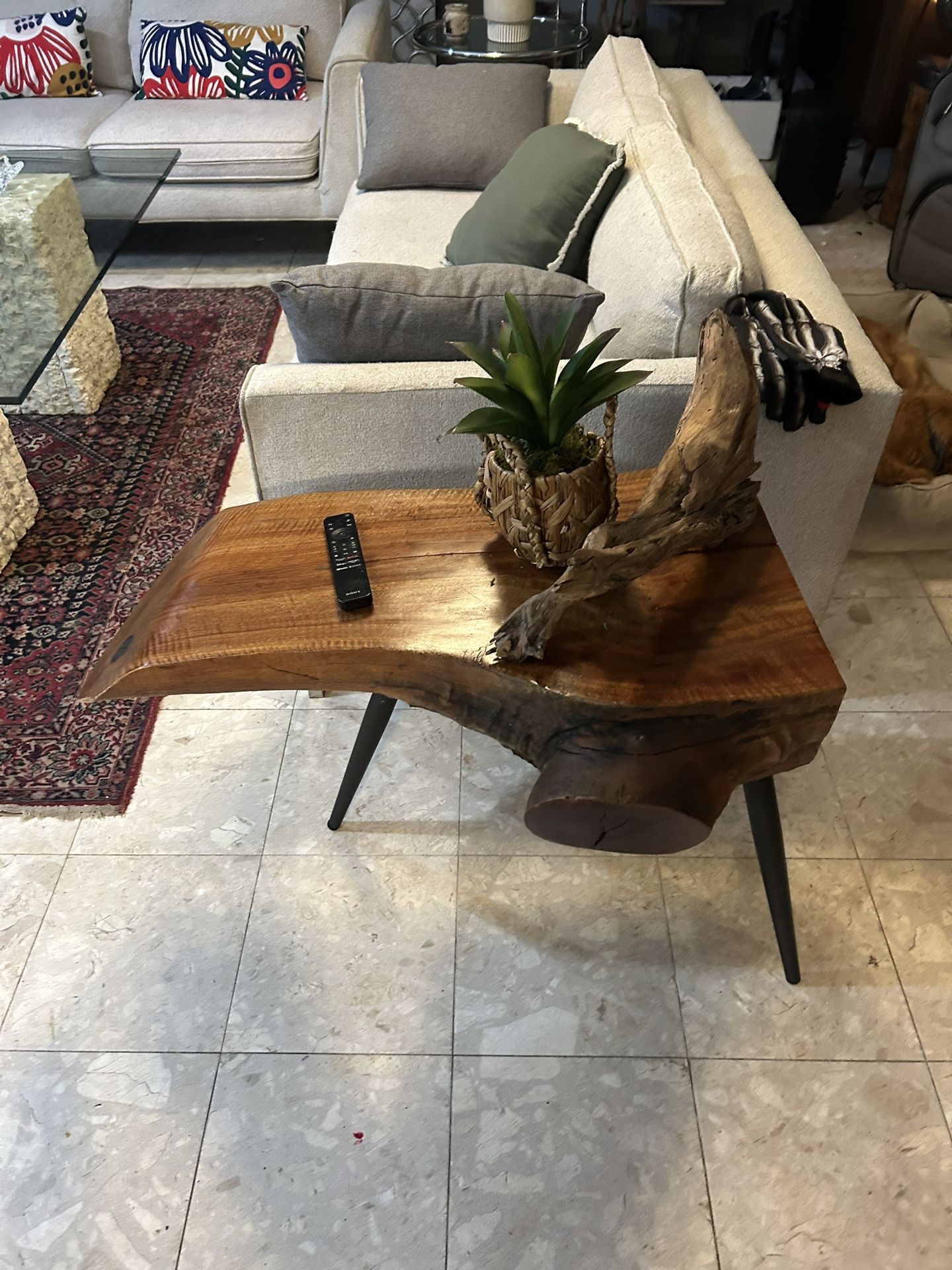 Beautiful Mahogany End Table