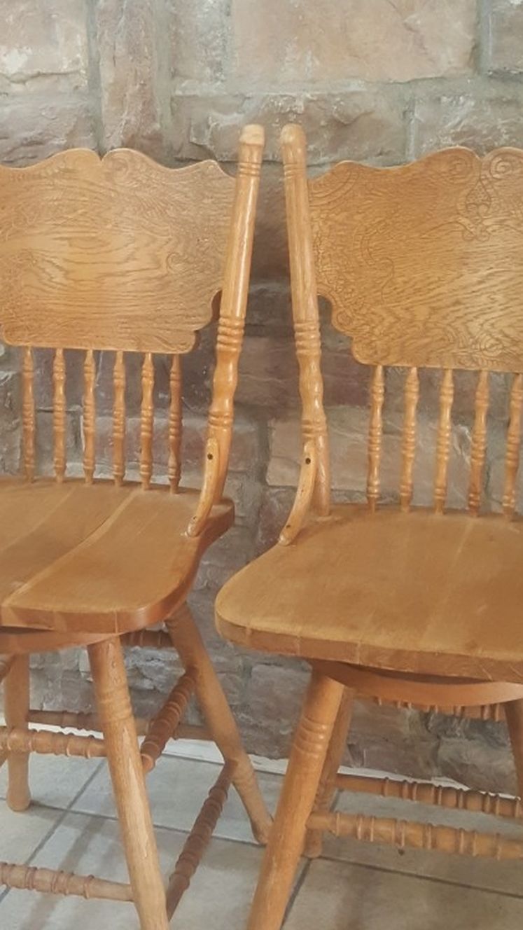 2 Bar Stools Heavy Solid Swival